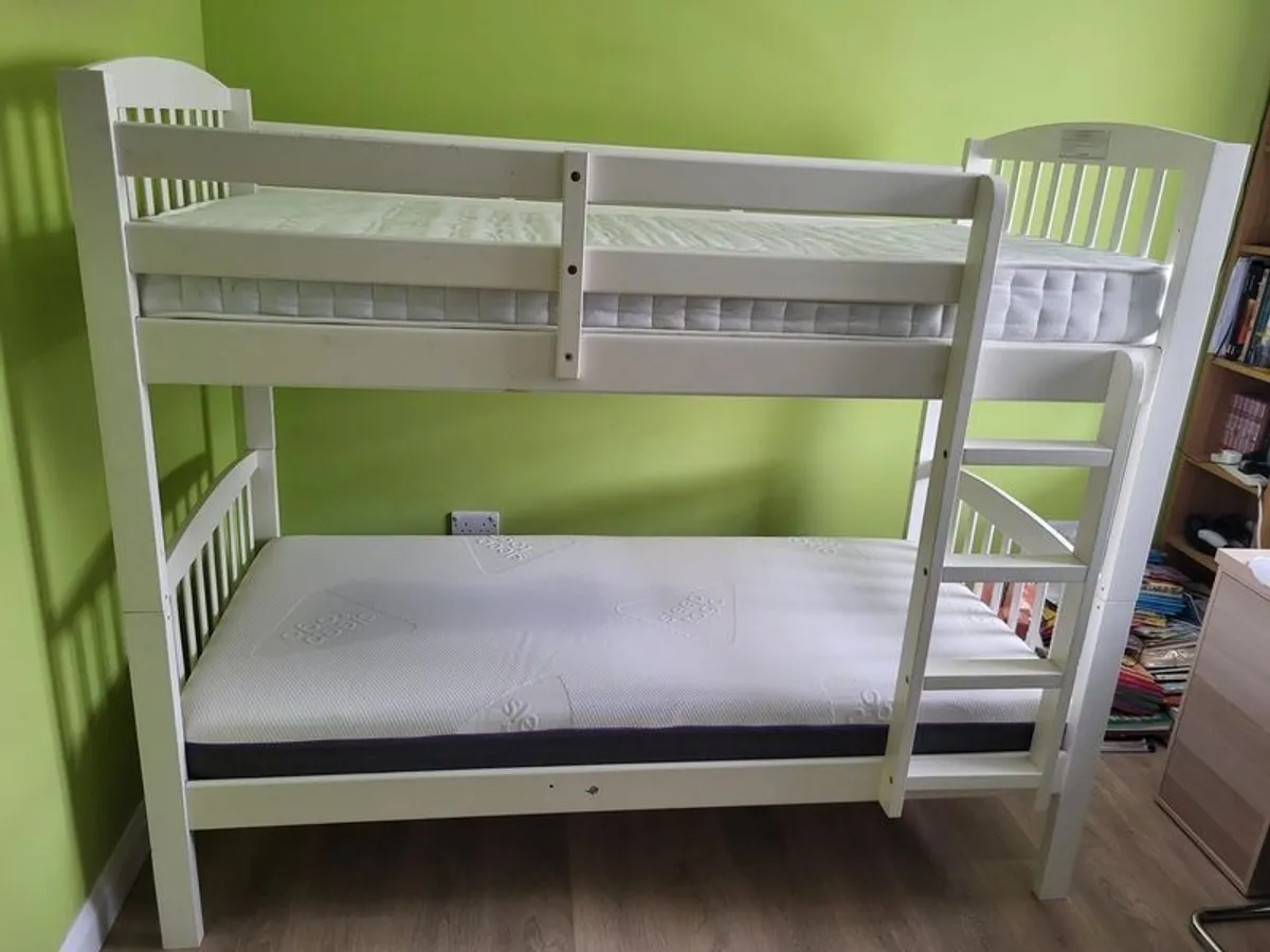 bunk bed - Image 1