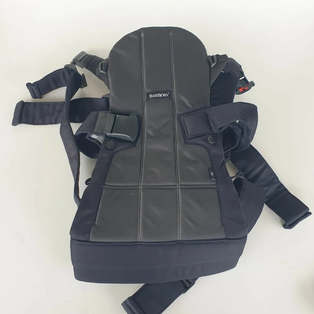 Babybjorn WE black baby carrier boxed - Image 2