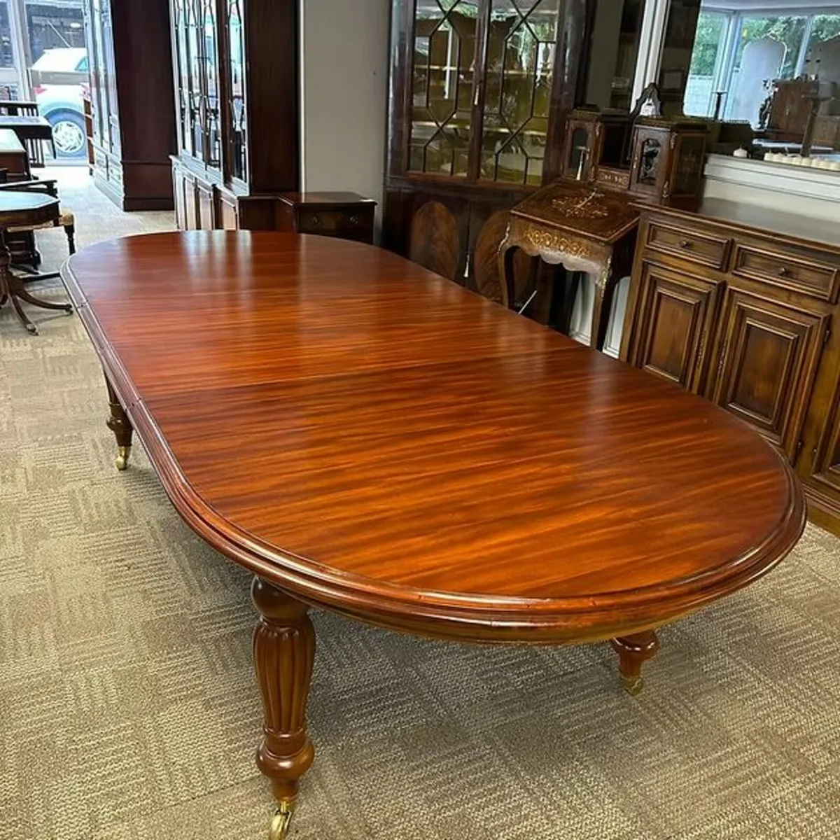 Beautiful mahogany d-end dining extendable table - Image 1