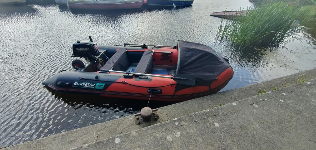 Inflatable Boat Gladiator C370AL with Suzuki 6HP E - Image 3