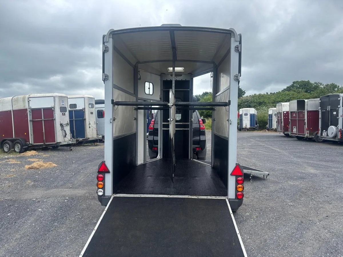 HB506 horse box - Image 3