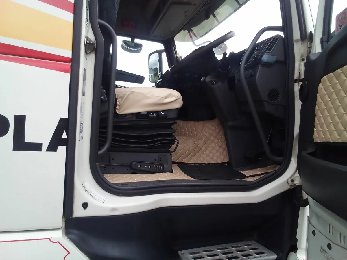 Volvo Other 2013 - Image 2