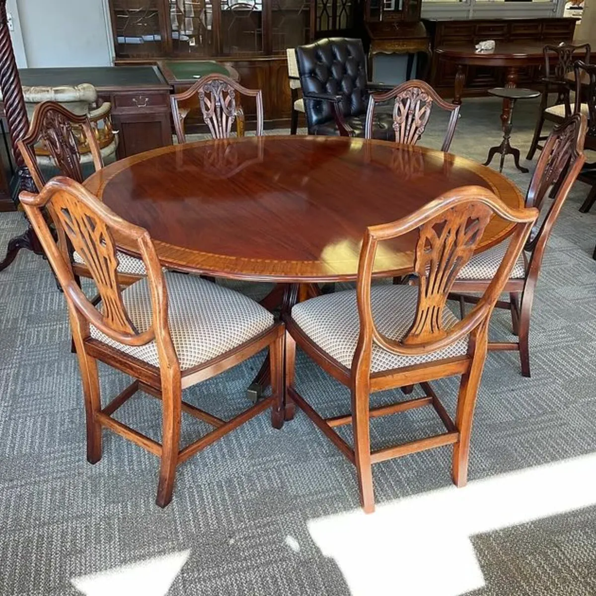 William Tillman, regency round dining table & six - Image 1