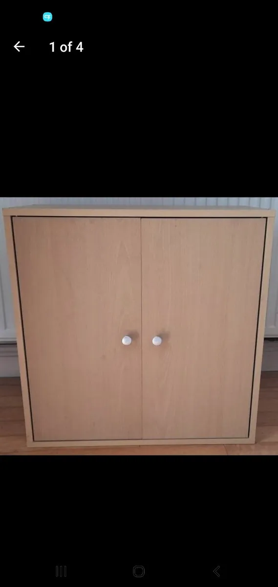 Cabinet with shelf - Image 1