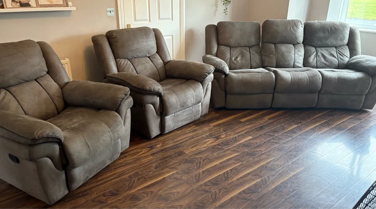 3+1+1 recliner couches - Image 2