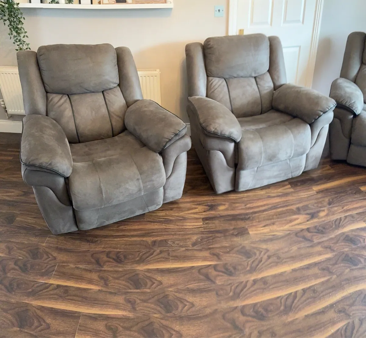 3+1+1 recliner couches - Image 3