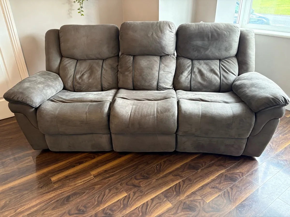 3+1+1 recliner couches - Image 4