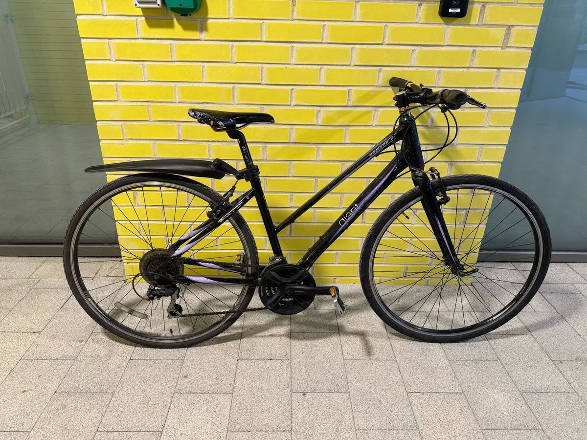 Giant Bike in Good Condition - Image 1