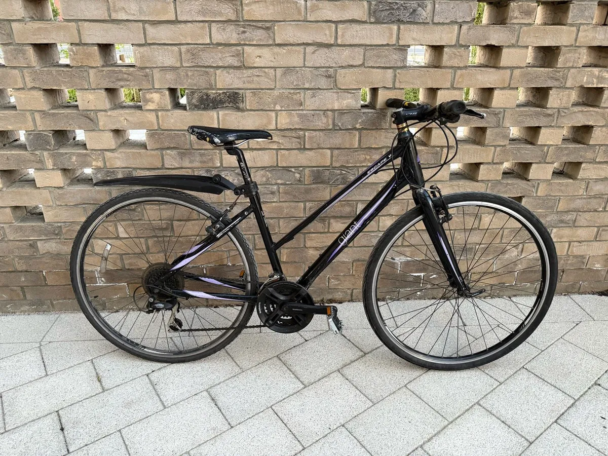 Giant Bike in Good Condition - Image 2