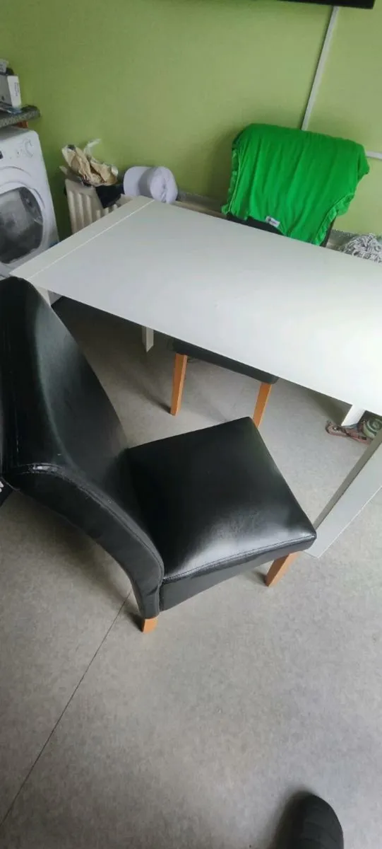 Table & Chairs - Image 1