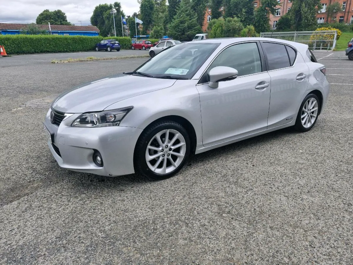 LEXUS//CT 200H//TAX&NCT//HYBRID//AUTOMATIC - Image 2