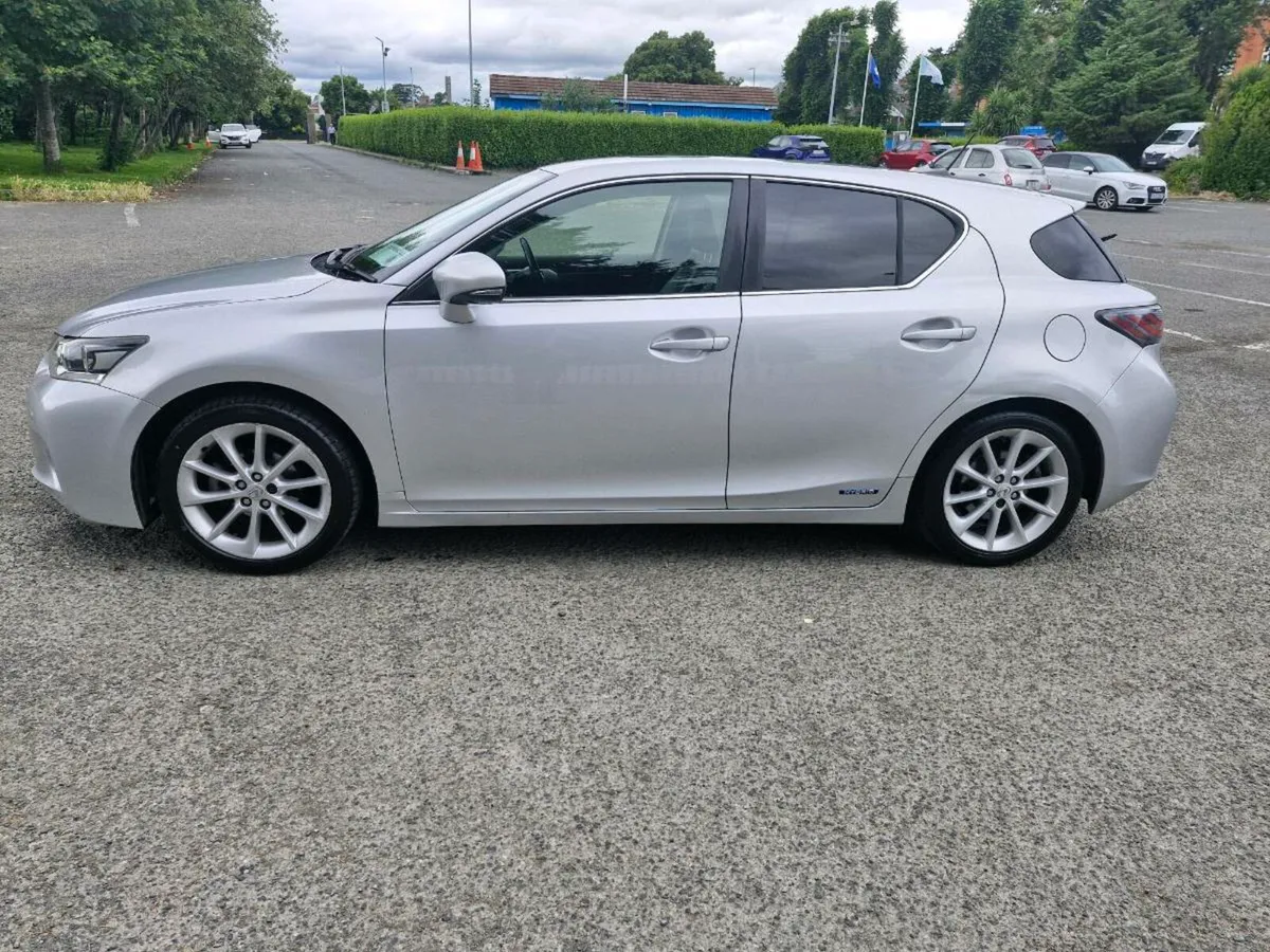 LEXUS//CT 200H//TAX&NCT//HYBRID//AUTOMATIC - Image 3
