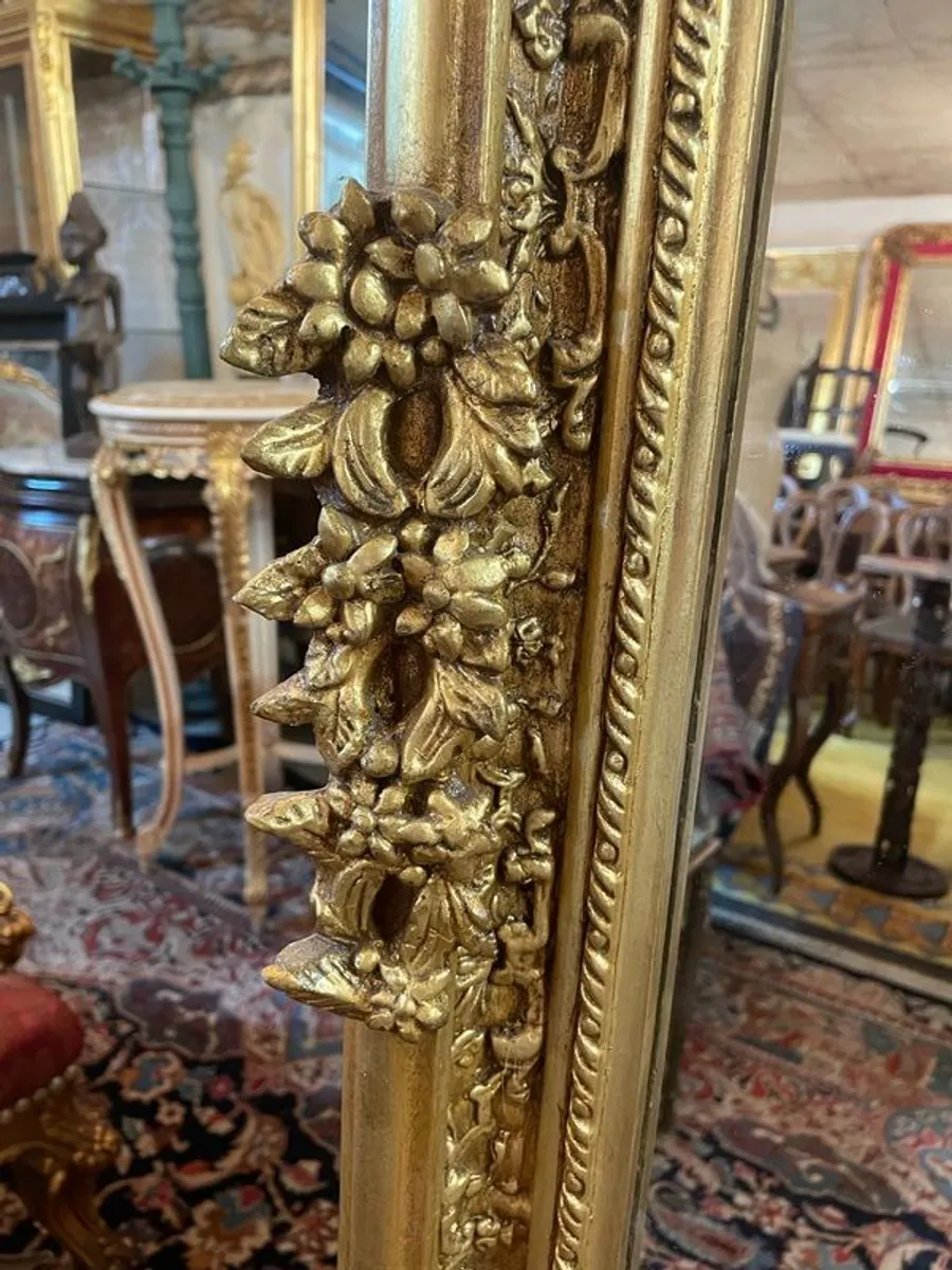 FLASH SALE!! Was 850 Now 630 !! Exquisite French Design Cherub Decorated Large Gilt-Wood Mirror. - Image 3