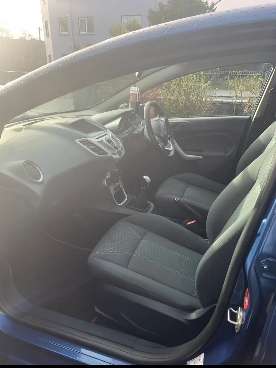 Ford Fiesta Zetec 1.25 2010 - Image 3