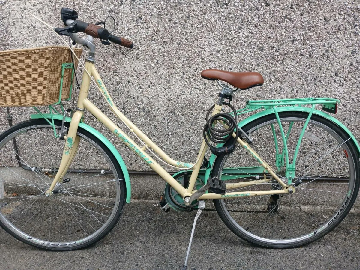Women's bicycle - Image 1