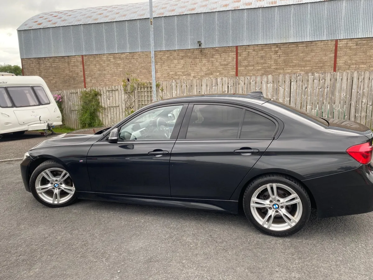 BMW 3-Series 2017 - Image 4