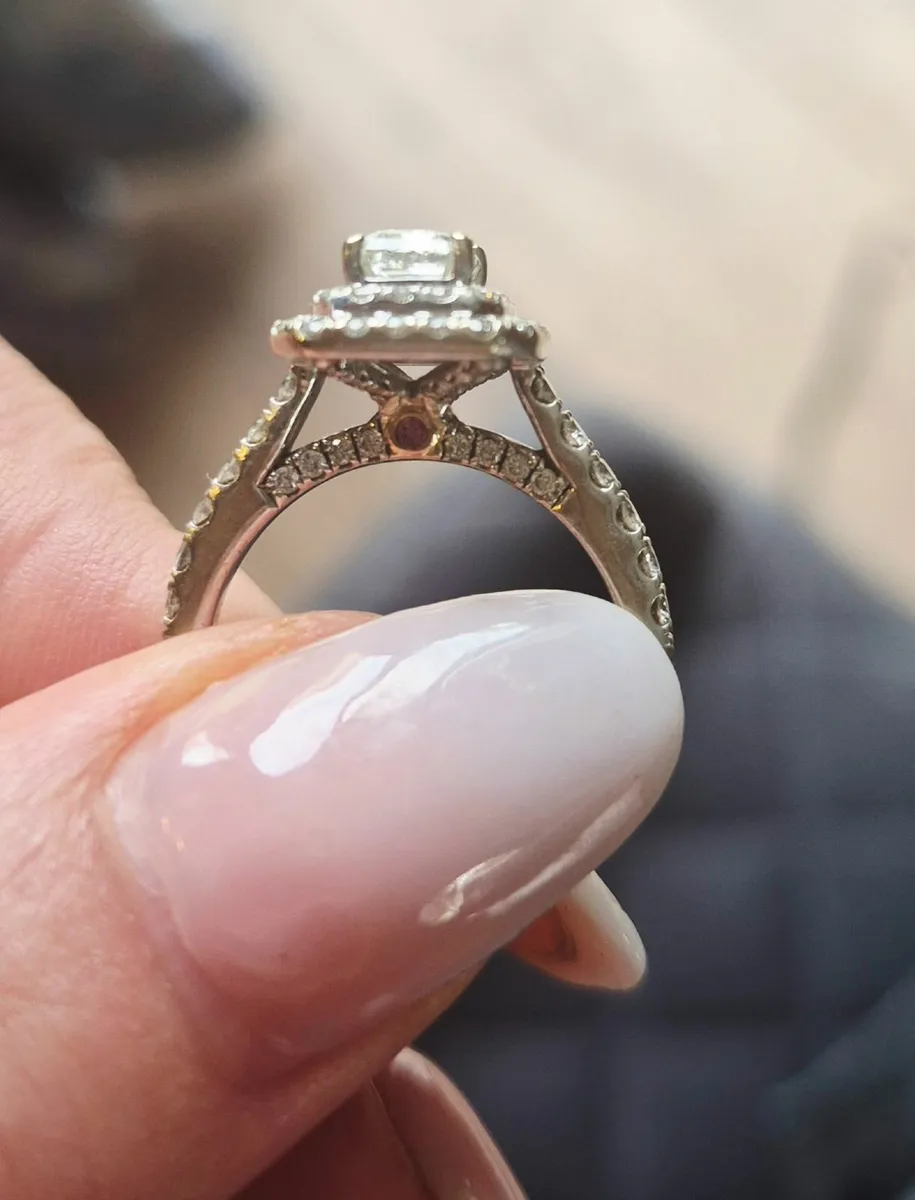 Engagement and wedding ring set - Image 3