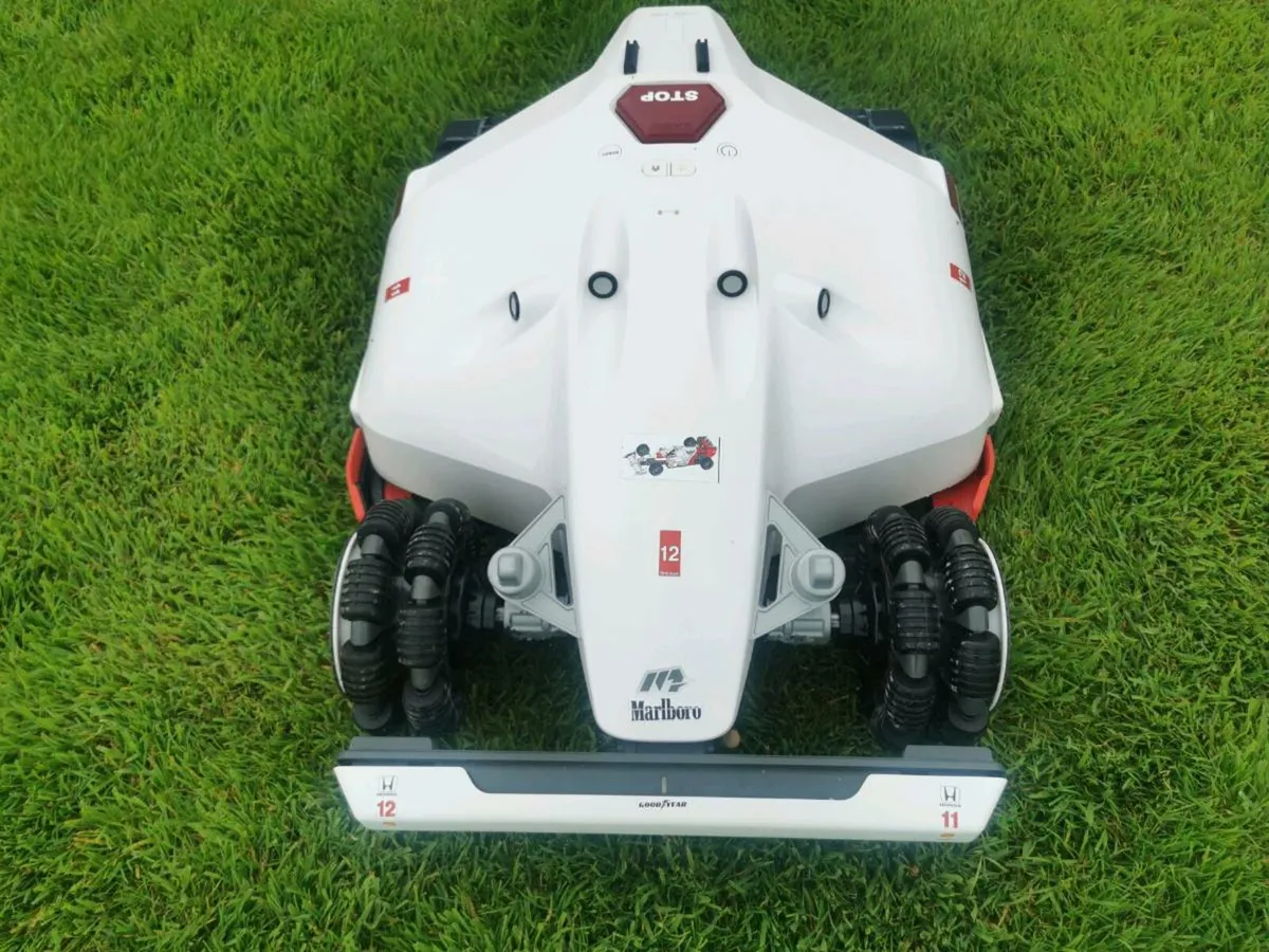 Mammotion AWD 2 5000 Luba Robot Lawn Mower - Image 2