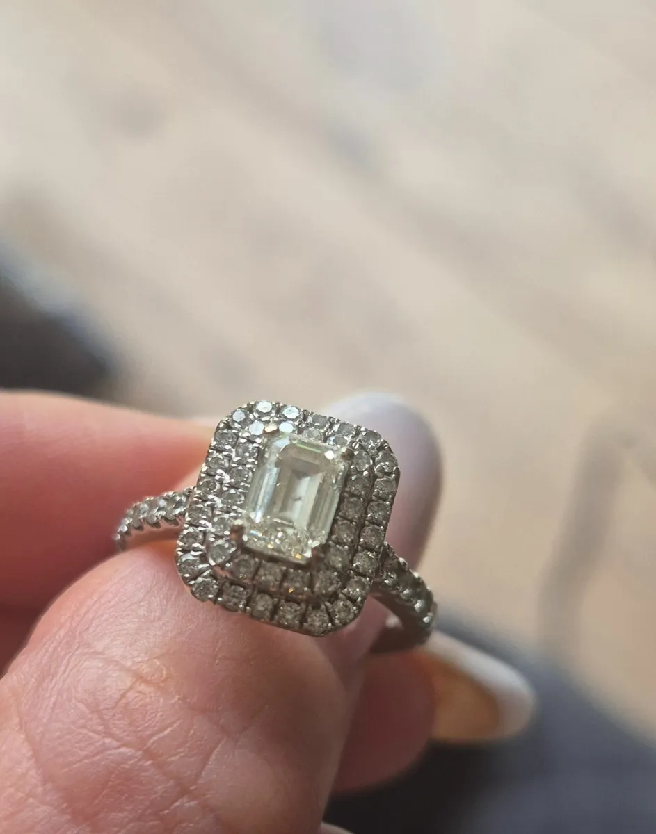 Engagement and wedding ring set - Image 2
