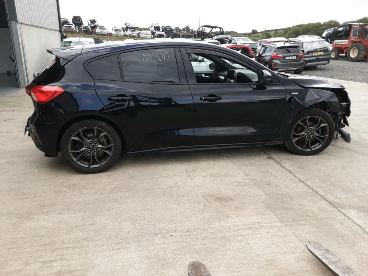 2019 ford focus for breaking - Image 4