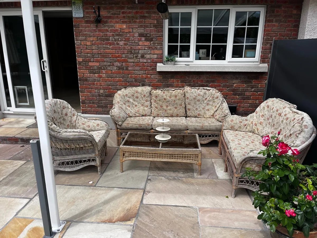 Outdoor Garden Furniture Suite - Image 1