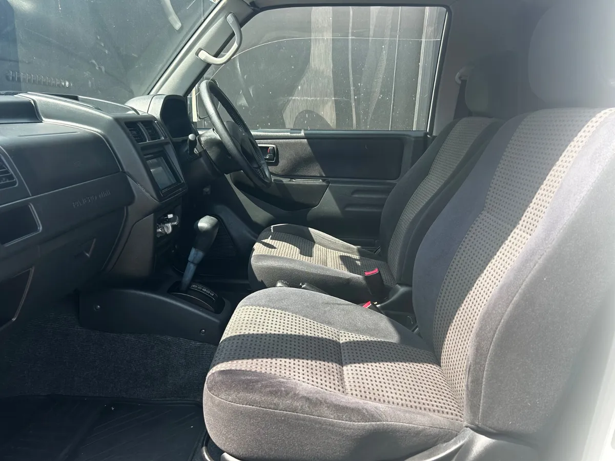 2005 MITSUBISHI PAJERO MINI LOW KMS PETROL AUTO - Image 3