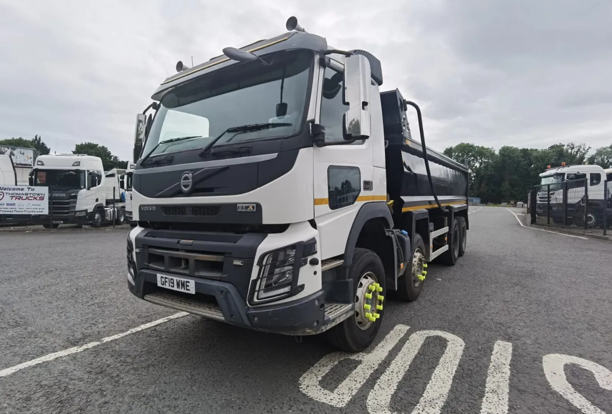 2019 VOLVO FMX 420 13LITRE 8X4 Tipper - Image 3