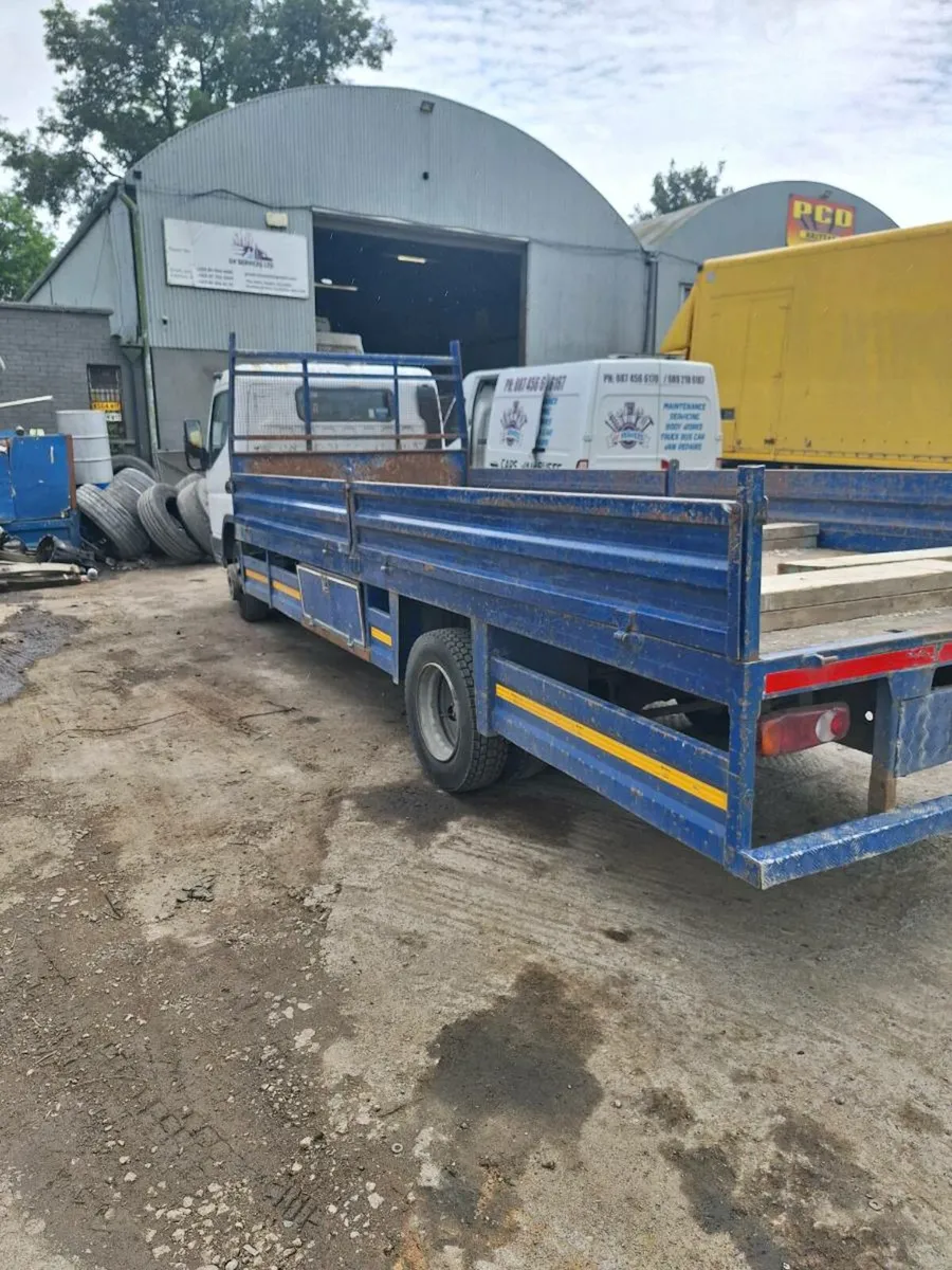Canter 7.5t 18ft bed - Image 3