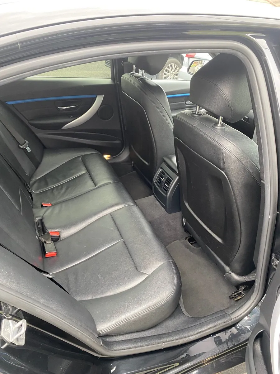 BMW 3-Series 2017 - Image 3