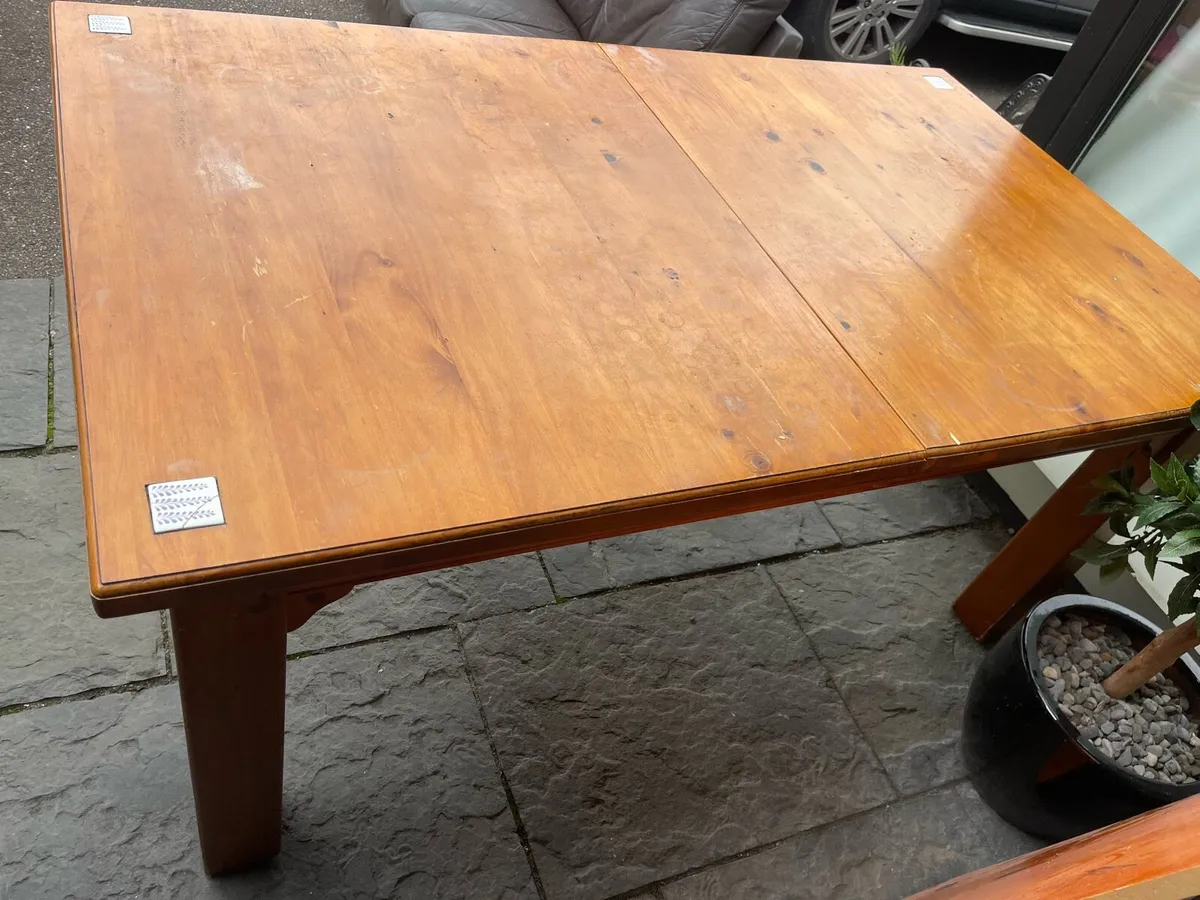 Free - Large Extendable Kitchen Dining Table - Image 1