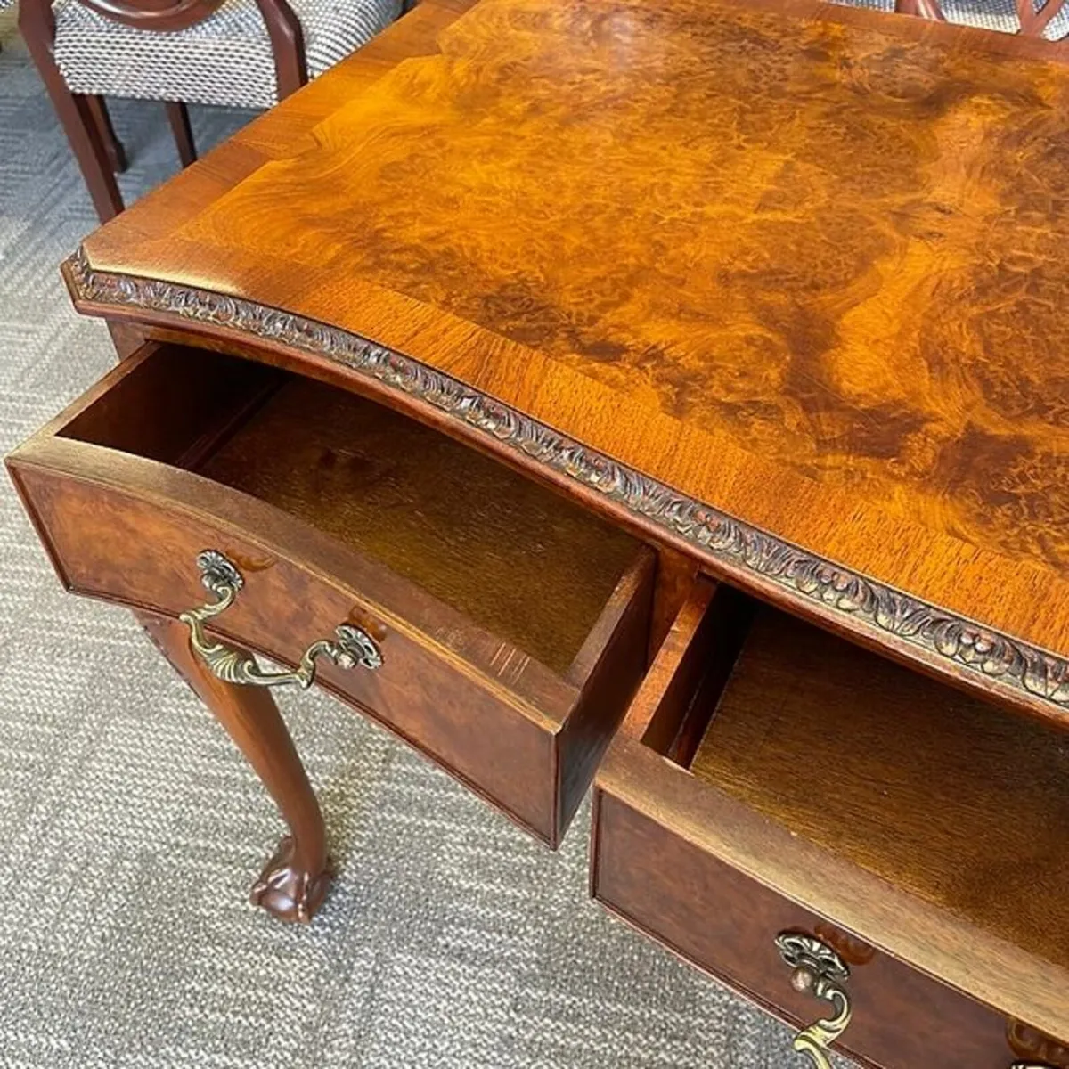 Super quality walnut burr bow fronted serpentine f - Image 4