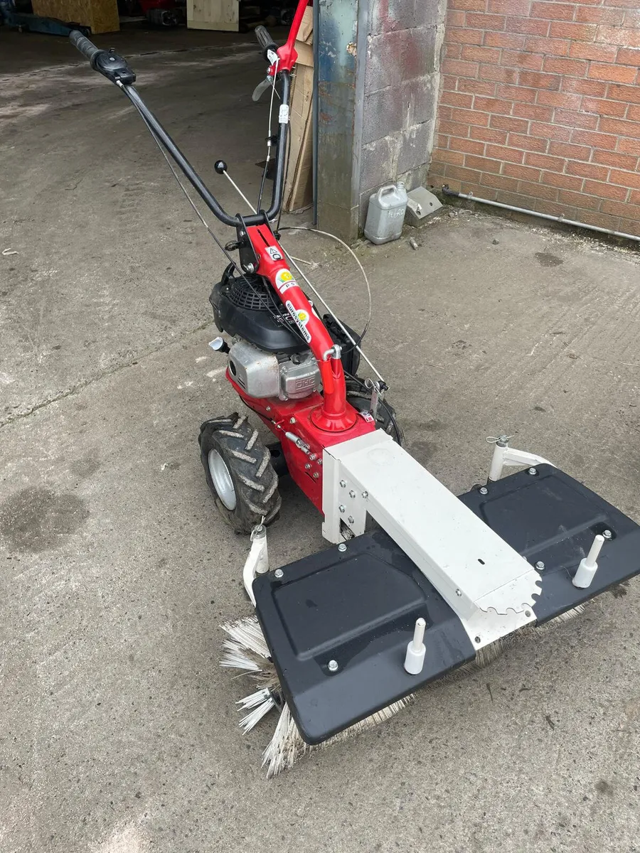 Yard brush - Image 1