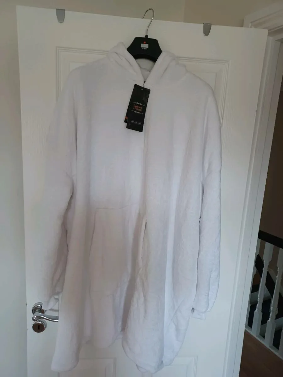 Snoodie - Lounging hoodie - Image 1