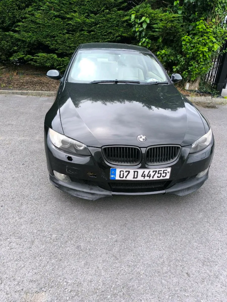 BMW 320i - Image 1