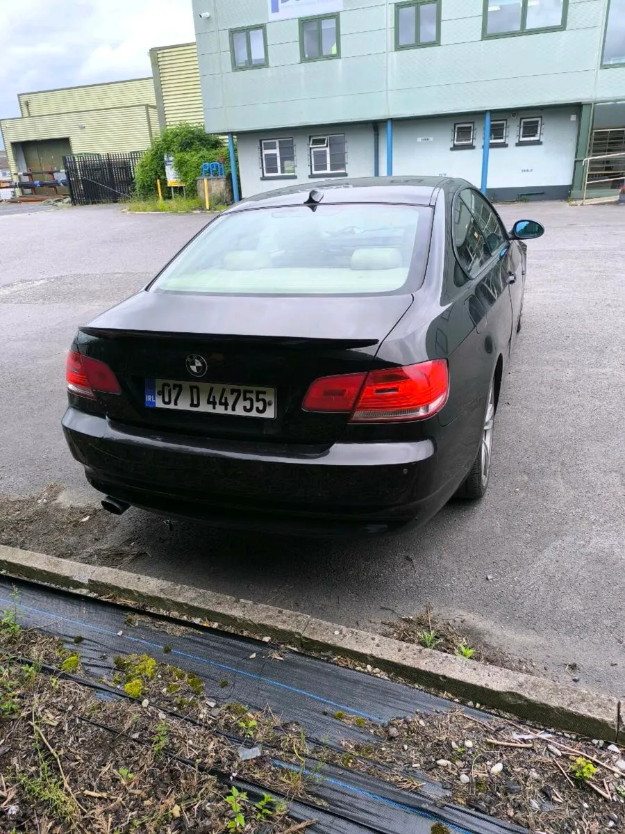 BMW 320i - Image 3