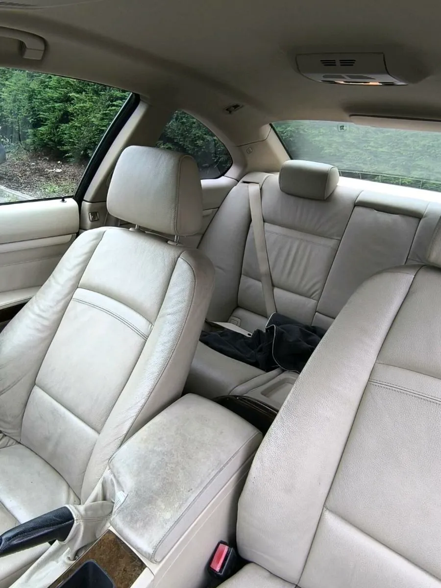 BMW 320i - Image 4