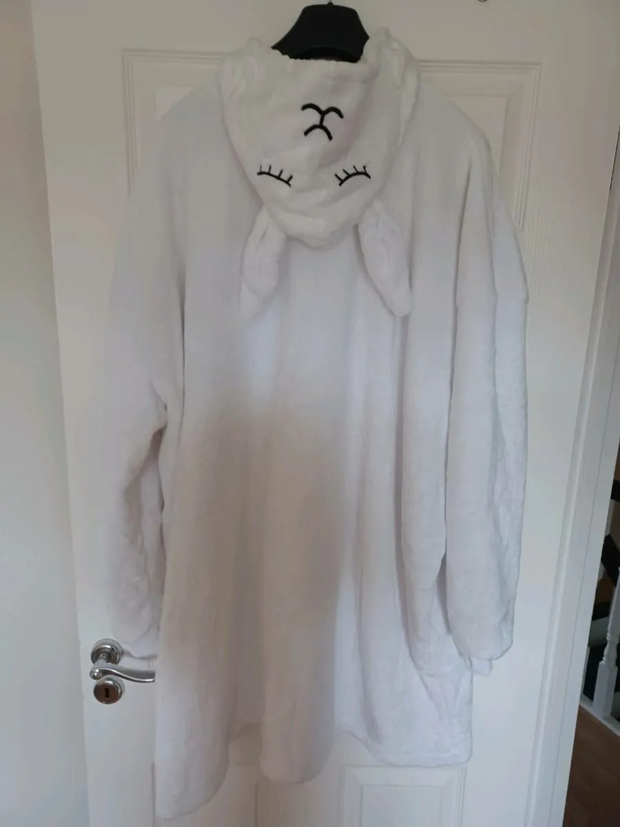 Snoodie - Lounging hoodie - Image 3