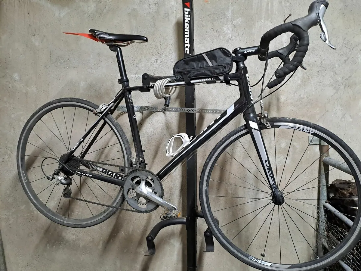 Road bike - Image 1