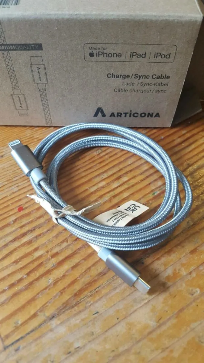 usb c to lightning charge / sync cable (new)