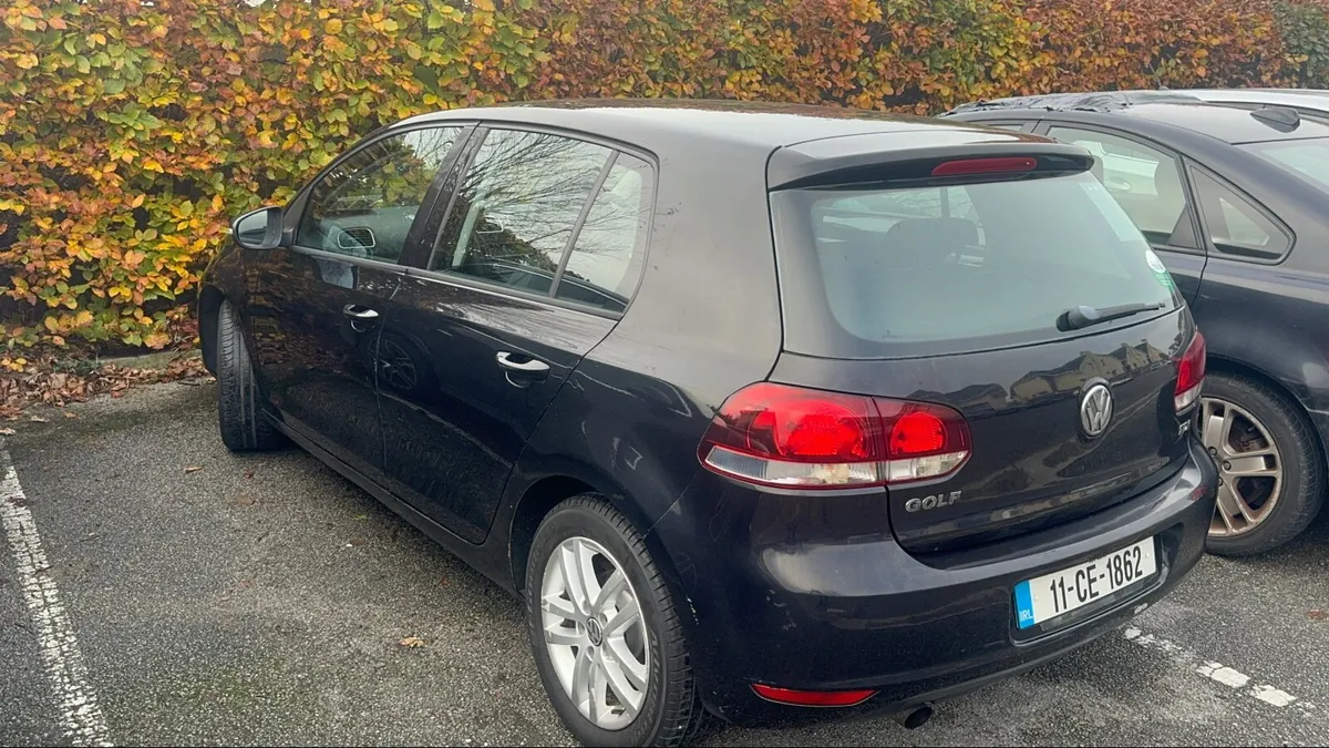 Volkswagen Golf 2011 - Image 2