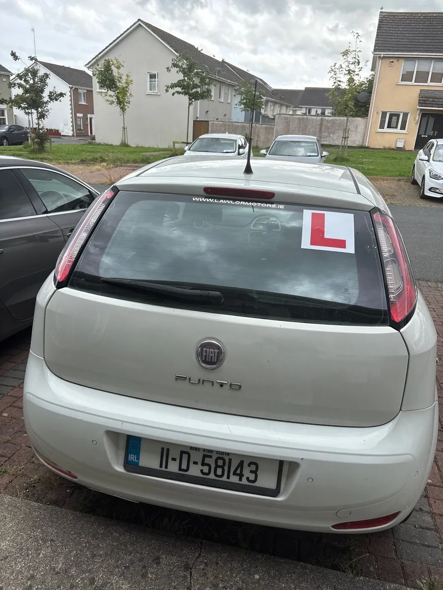 Fiat Punto 2011 1.2 - Image 4