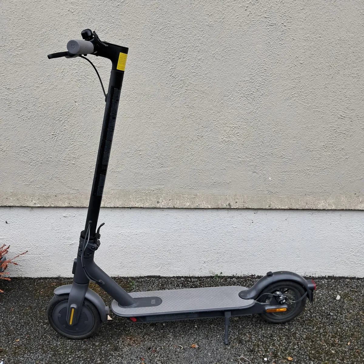 Mi Electric Scooter 1S Ride - Image 1