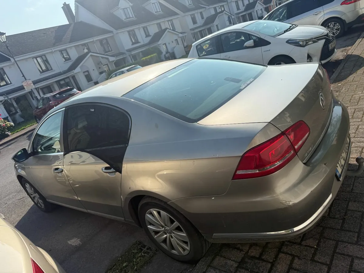 Volkswagen Passat 2012 - Image 3