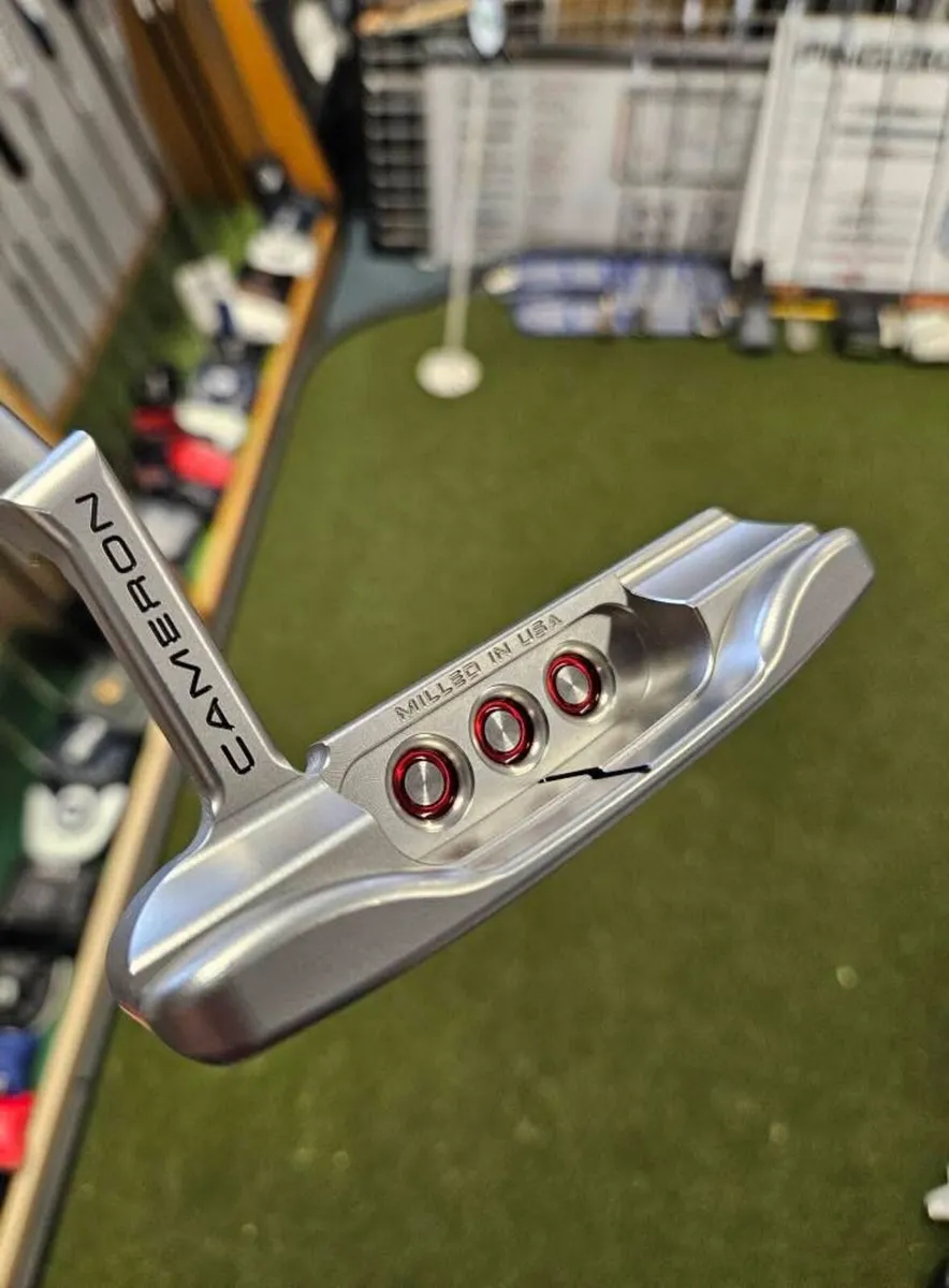 As New ScottyCameron Special Select Newport Putter - Image 2