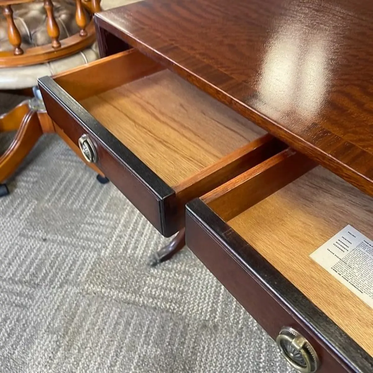 Beautiful mahogany drop leaf console writing table - Image 4