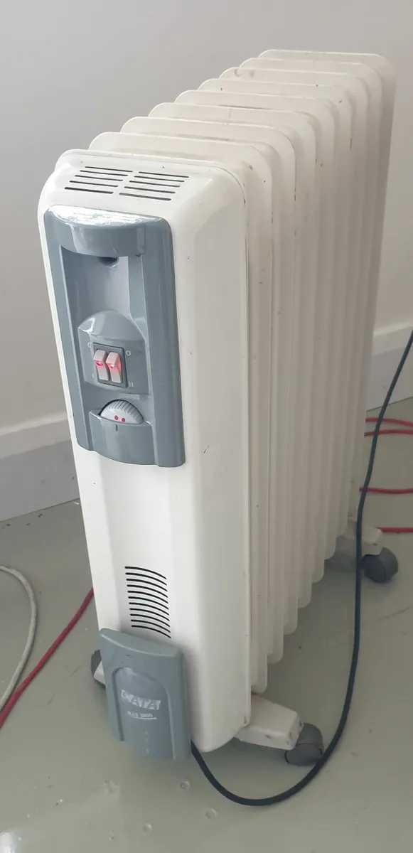 Oil Filled Radiators & Heated Clothes Rack - Image 3