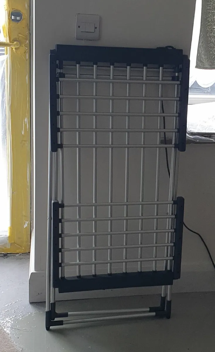 Oil Filled Radiators & Heated Clothes Rack - Image 4