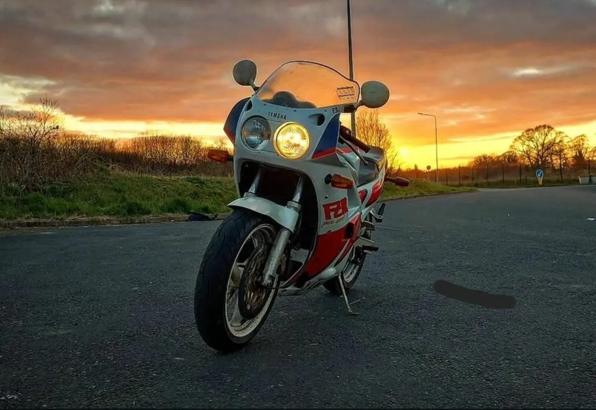 YAMAHA FZR1000 Genesis - Image 1