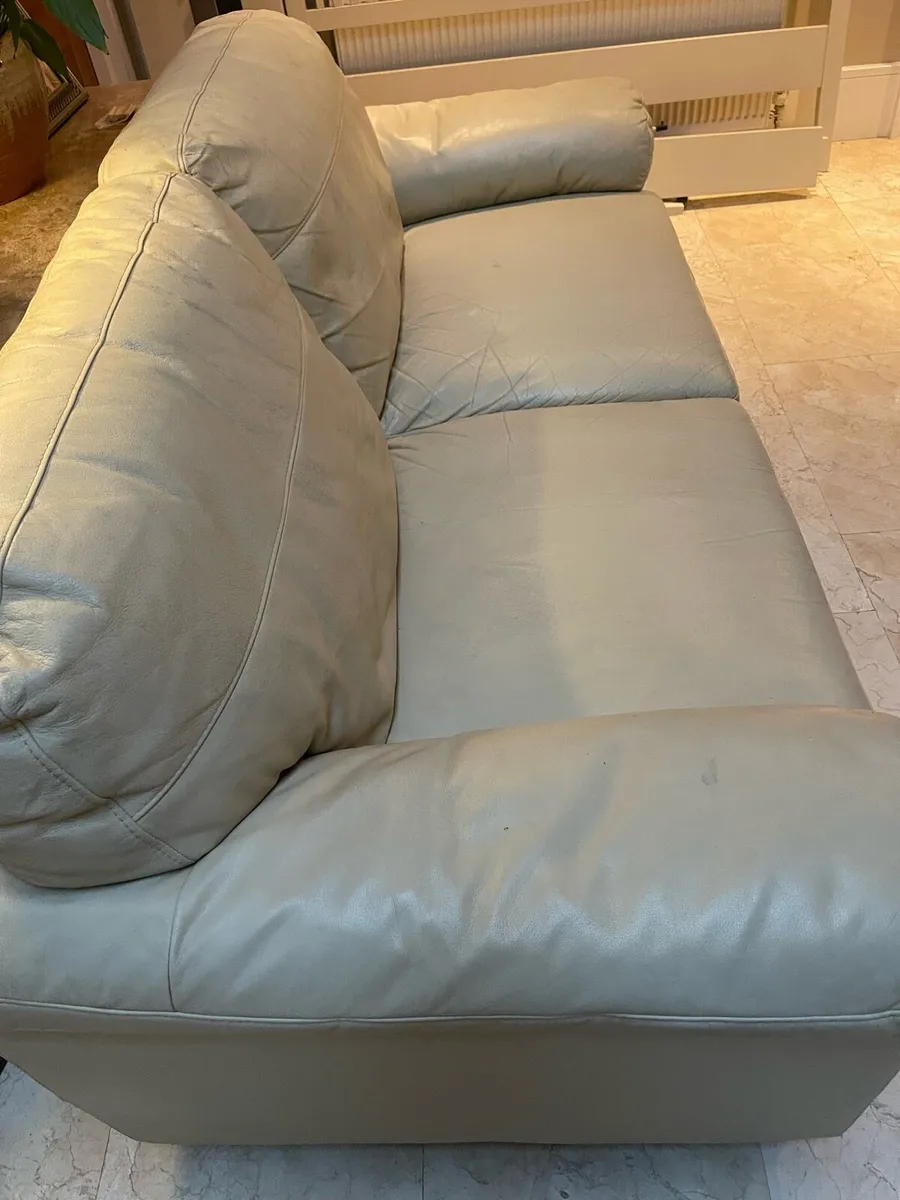Stunning Cream Leather 2.5 Seater Couch - Deliver - Image 3