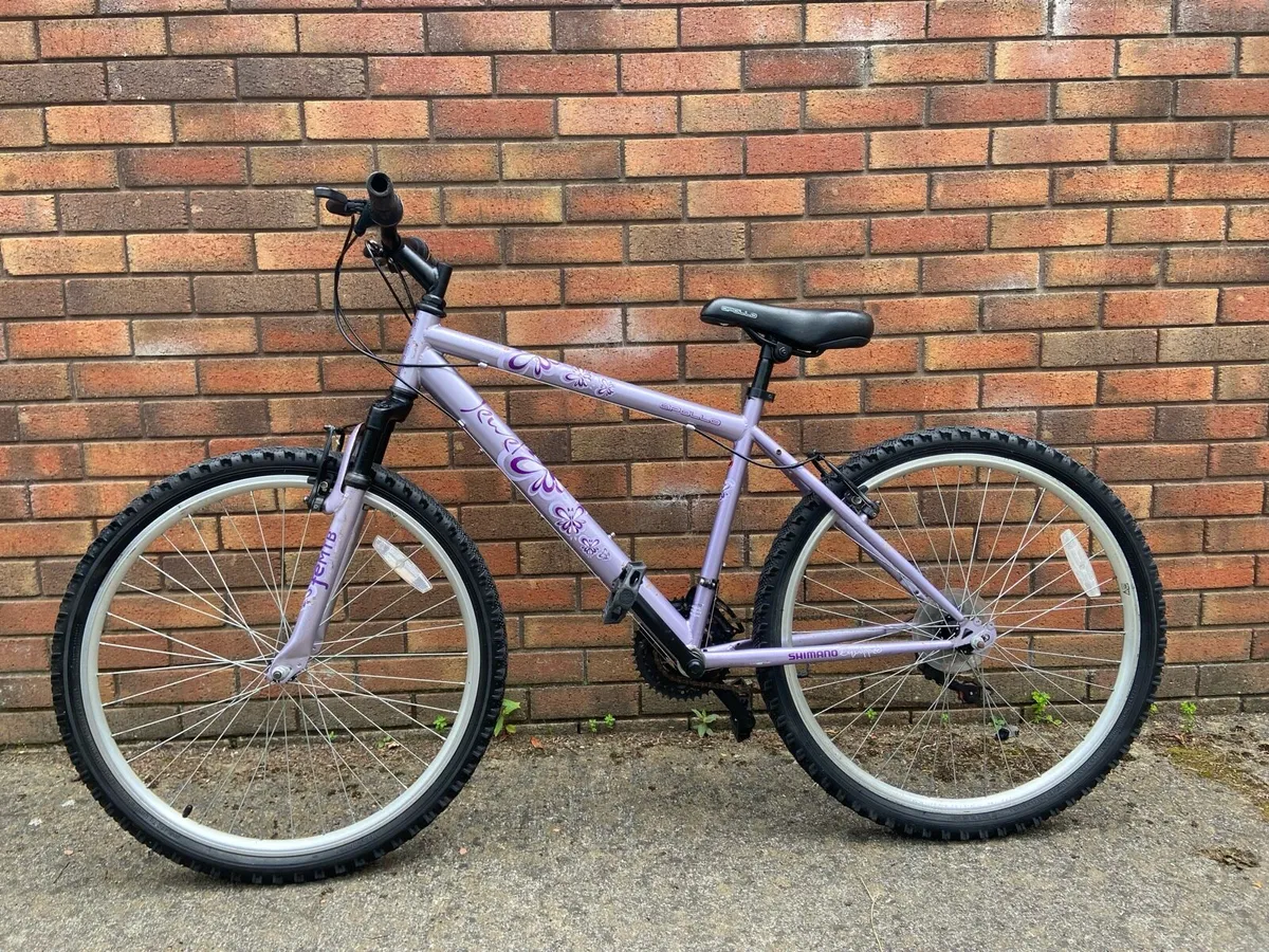 26 Inch Apollo Jewel girls bike - Image 2